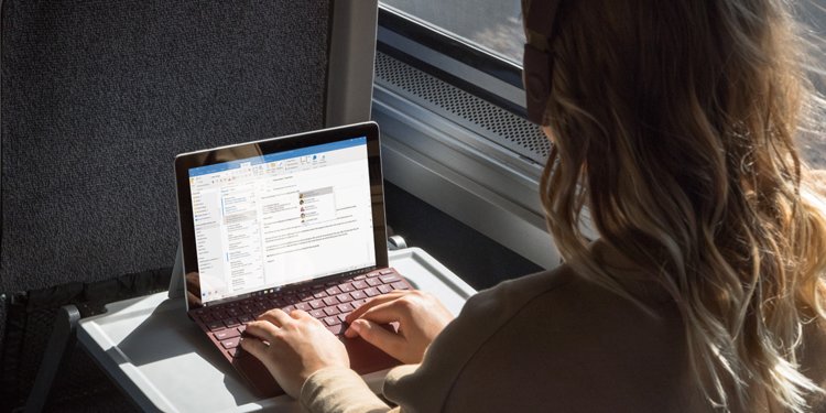 Дебютировал компактный планшет Microsoft Surface Go Дебютировал компактный планшет Microsoft Surface Go