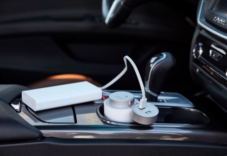 1516628897_xiaomi-car-inverter-d.jpg